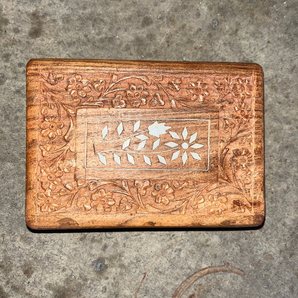 Vintage Hand Carved Wood Wooden Jewelry Box Inlay Floral Keepsake Chest Brown
